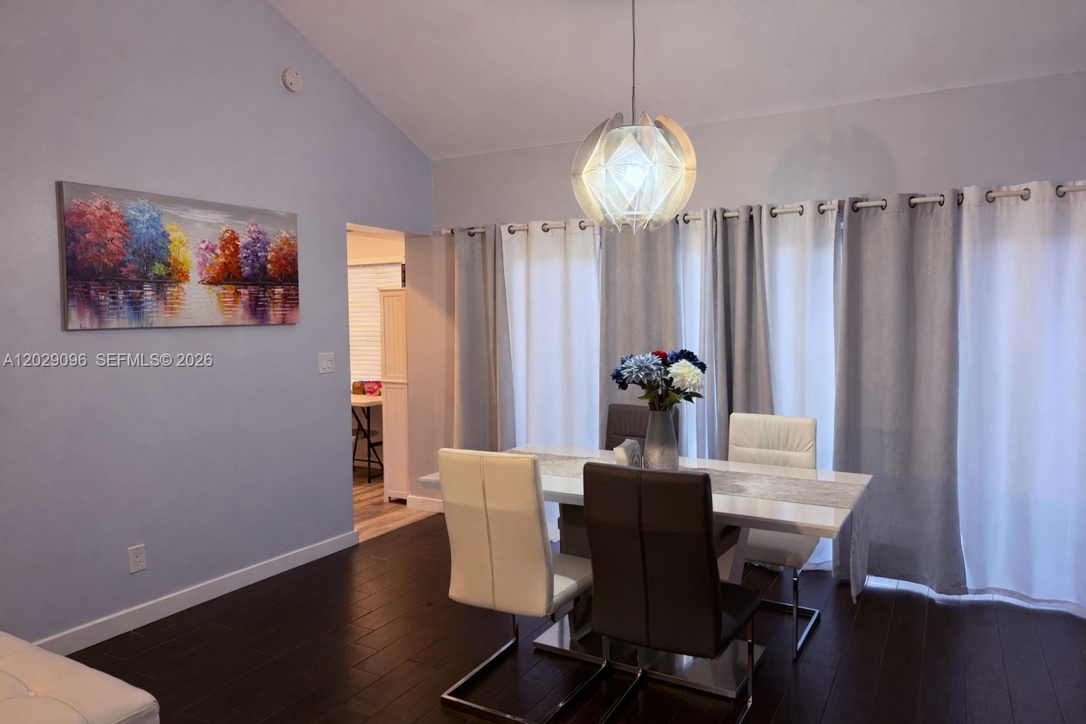 APPLE CREEK - Residential