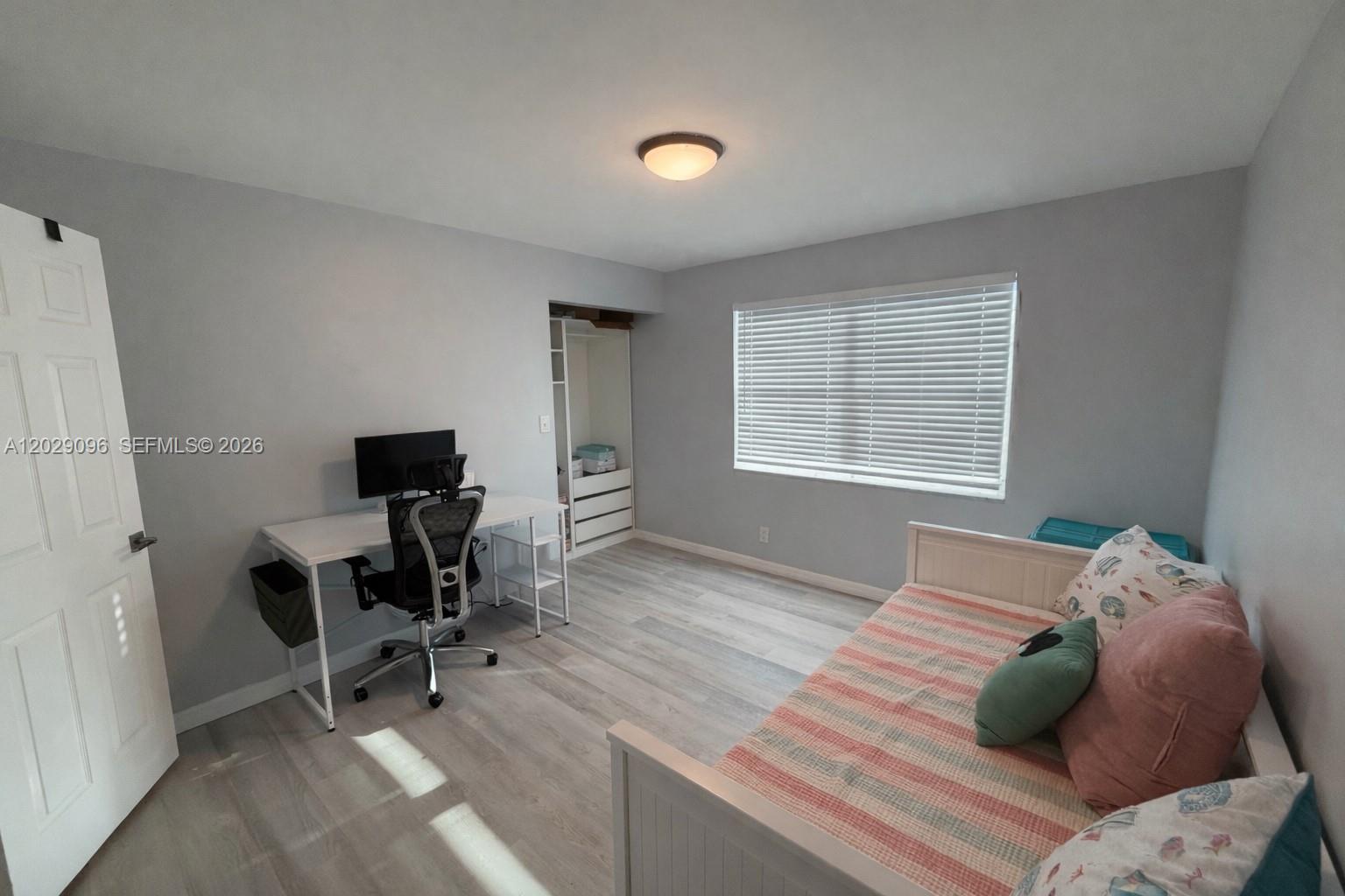 APPLE CREEK - Residential