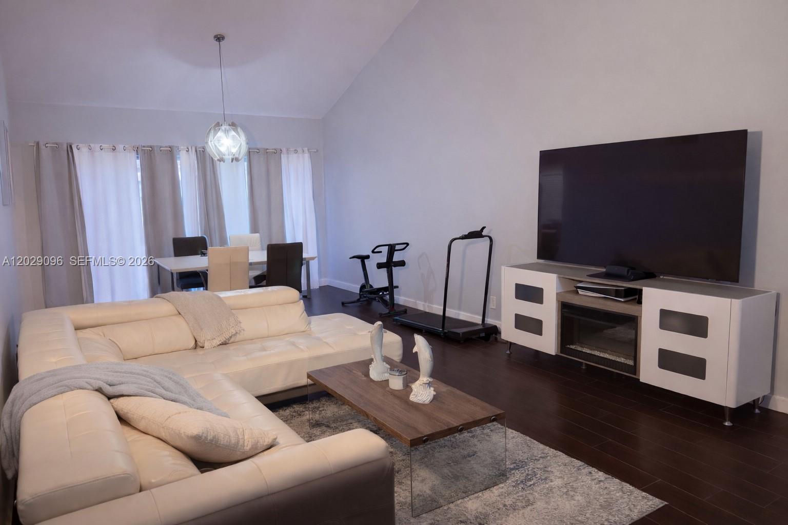 APPLE CREEK - Residential