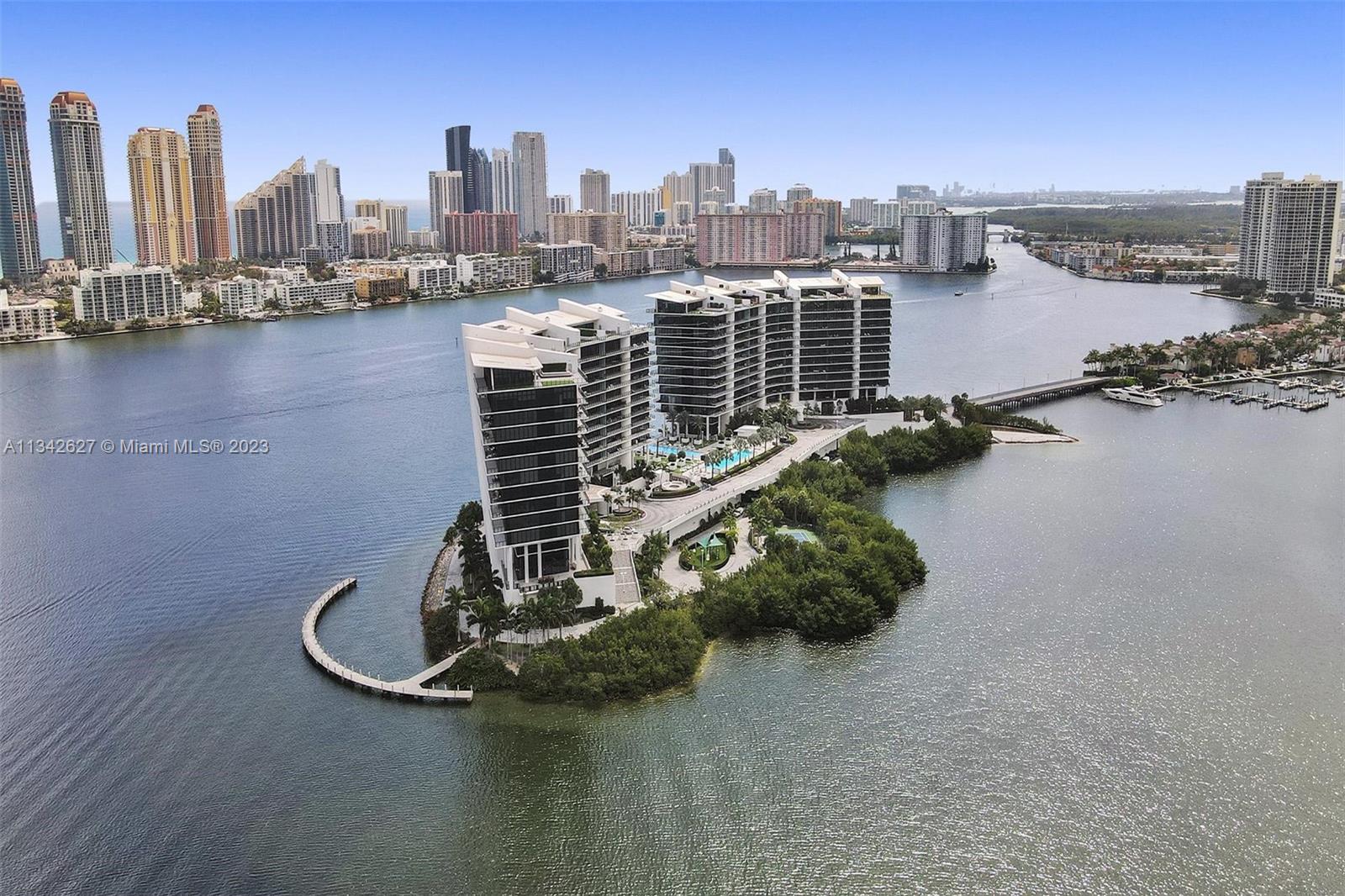 PRIVE CONDO - Residential