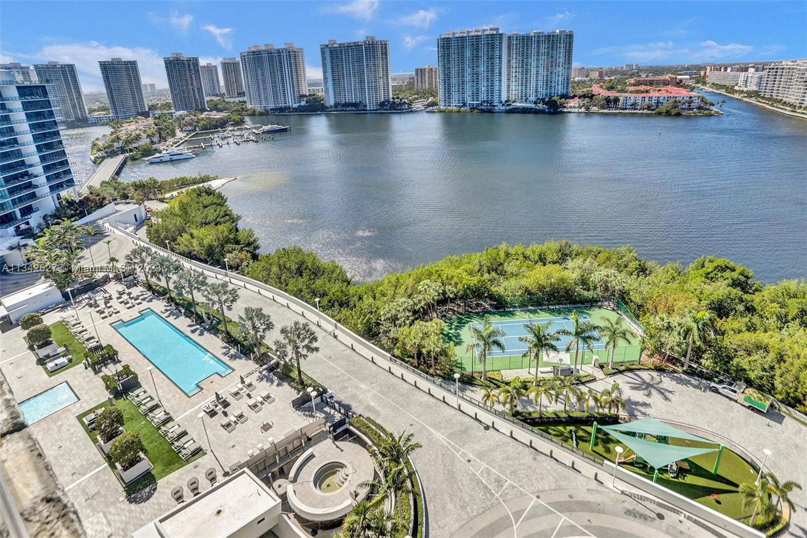 PRIVE CONDO - Residential