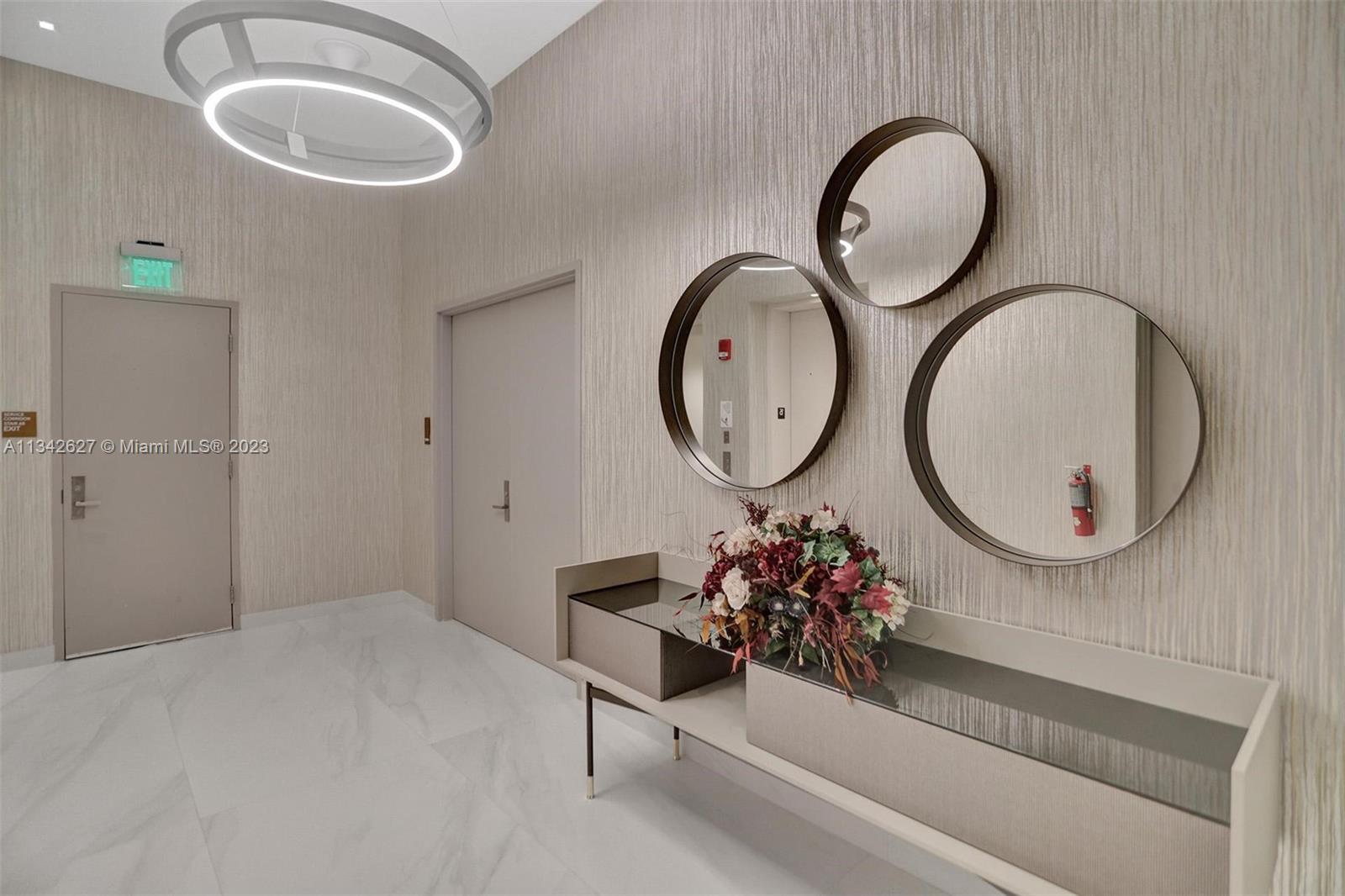 PRIVE CONDO - Residential