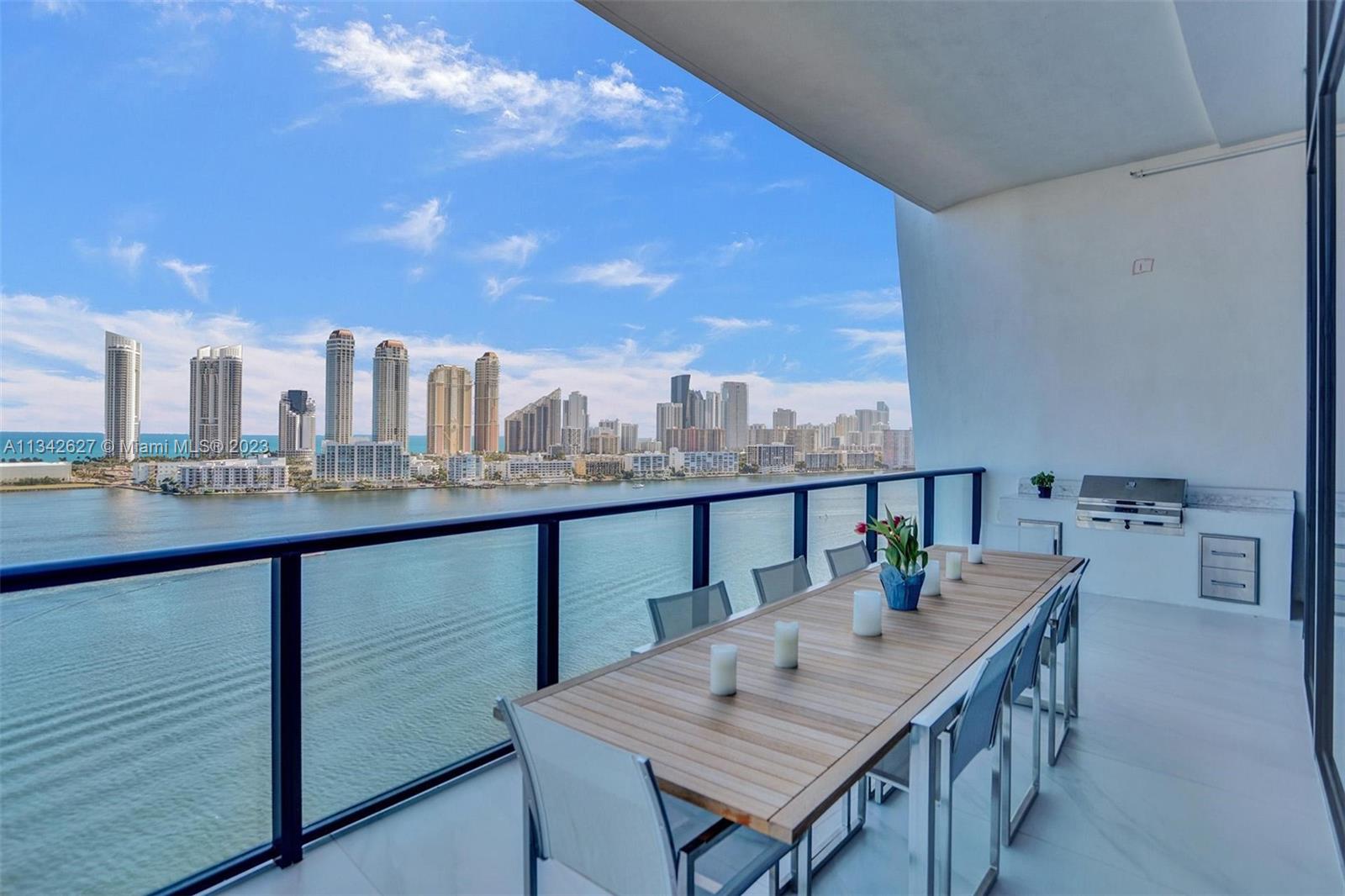 PRIVE CONDO - Residential