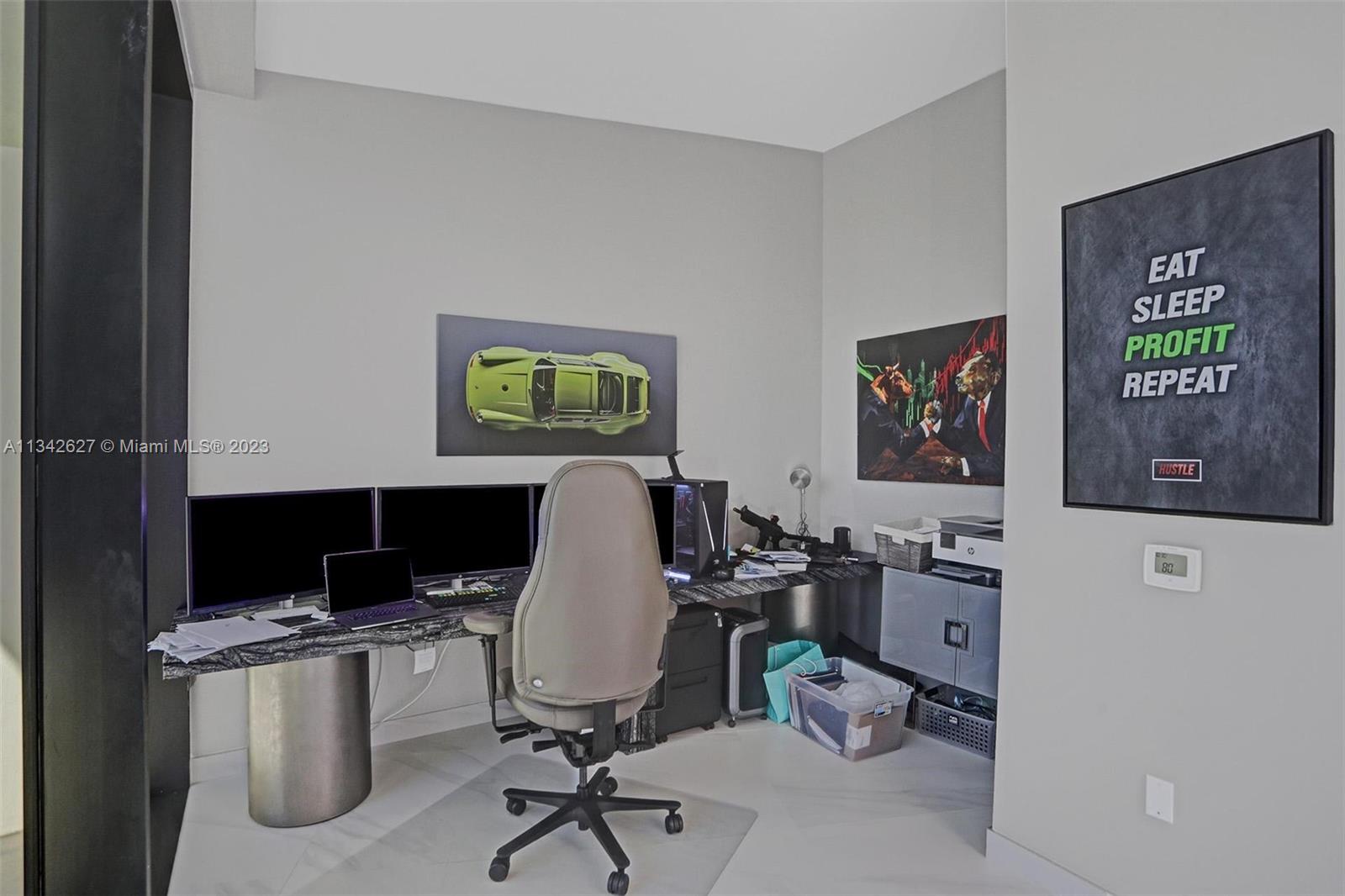 PRIVE CONDO - Residential