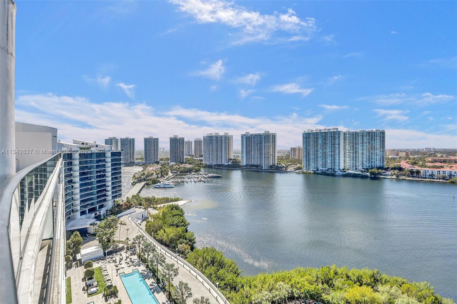 PRIVE CONDO - Residential