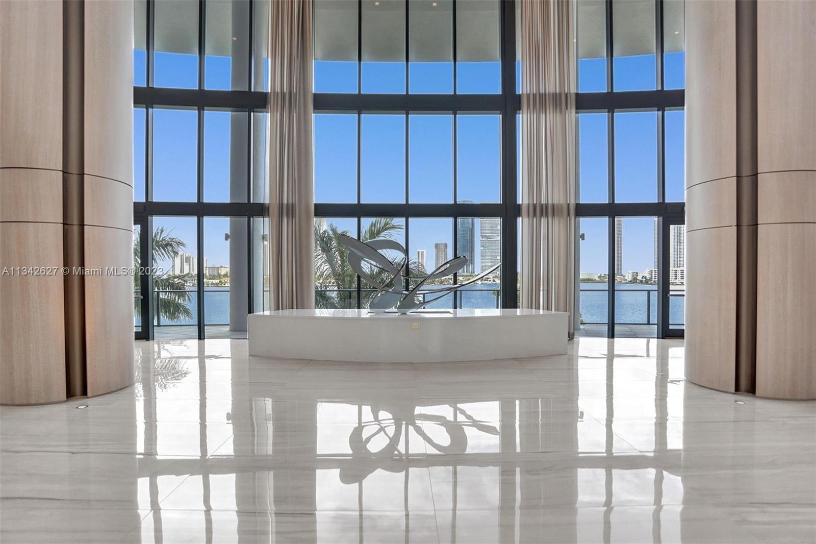 PRIVE CONDO - Residential