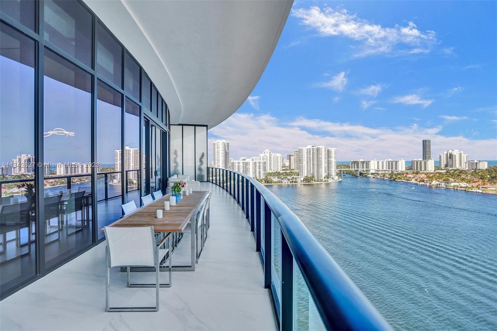 PRIVE CONDO - Residential