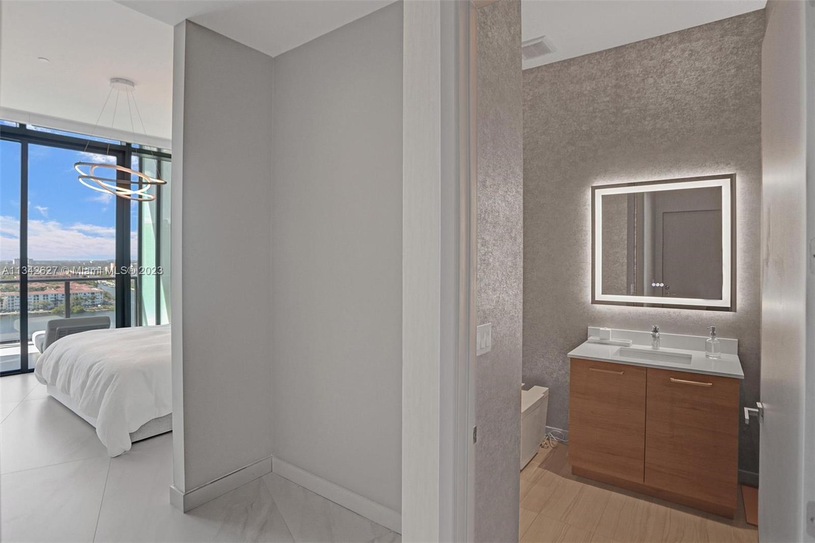 PRIVE CONDO - Residential