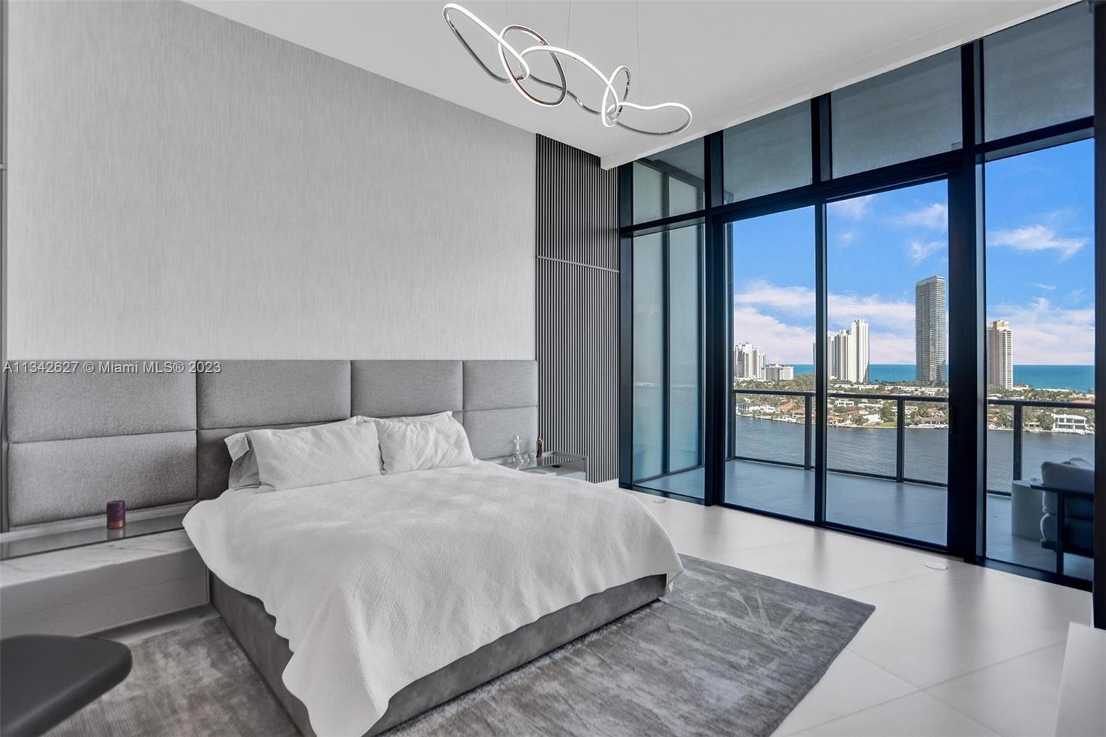 PRIVE CONDO - Residential