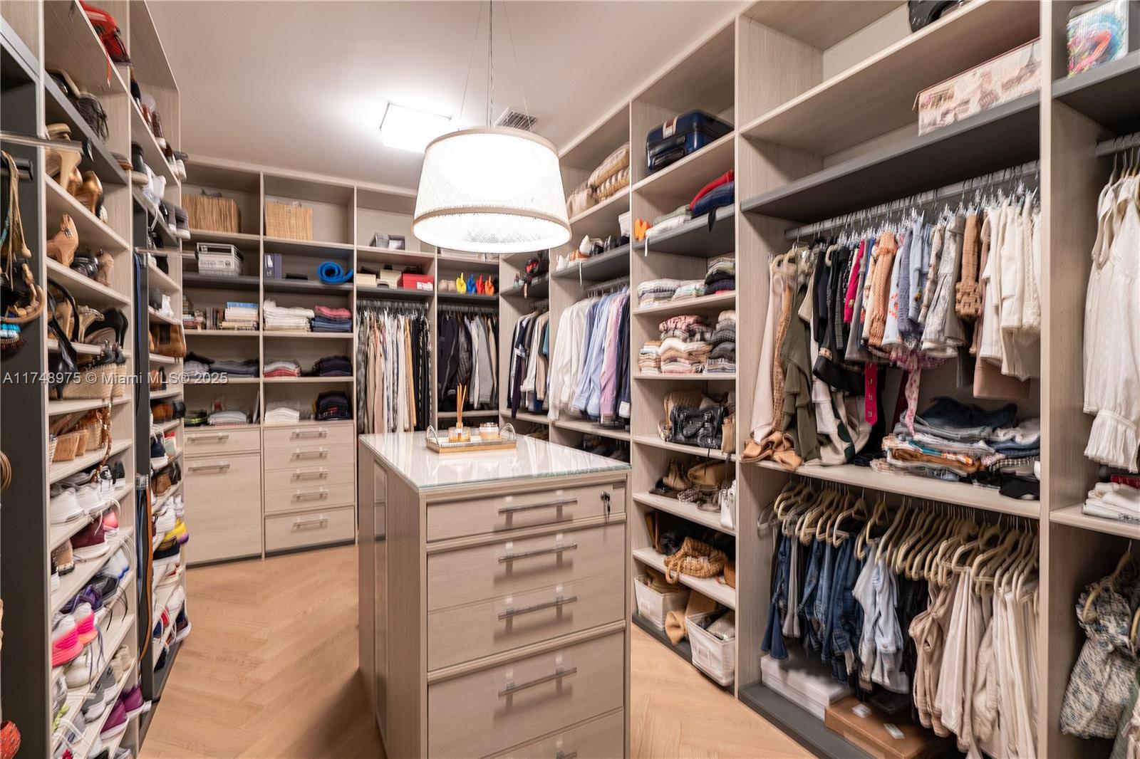 C GAB COUNTRY CLUB SEC 5 - Residential