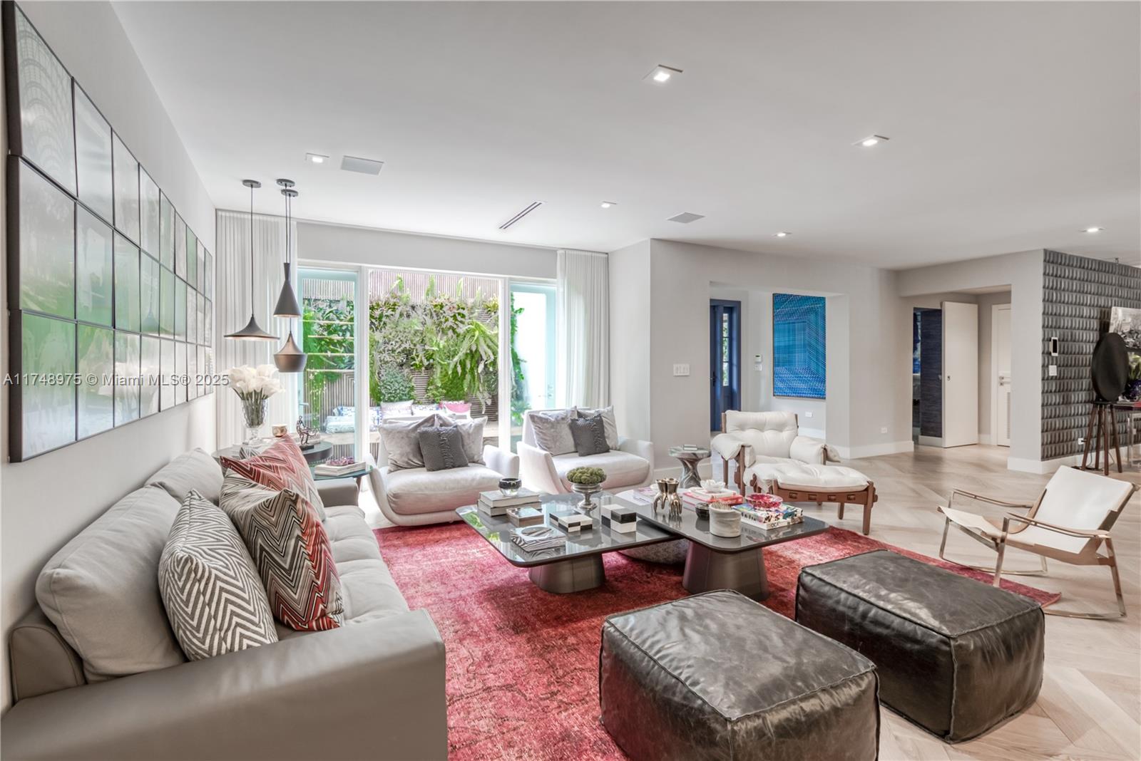 907 Jeronimo Dr