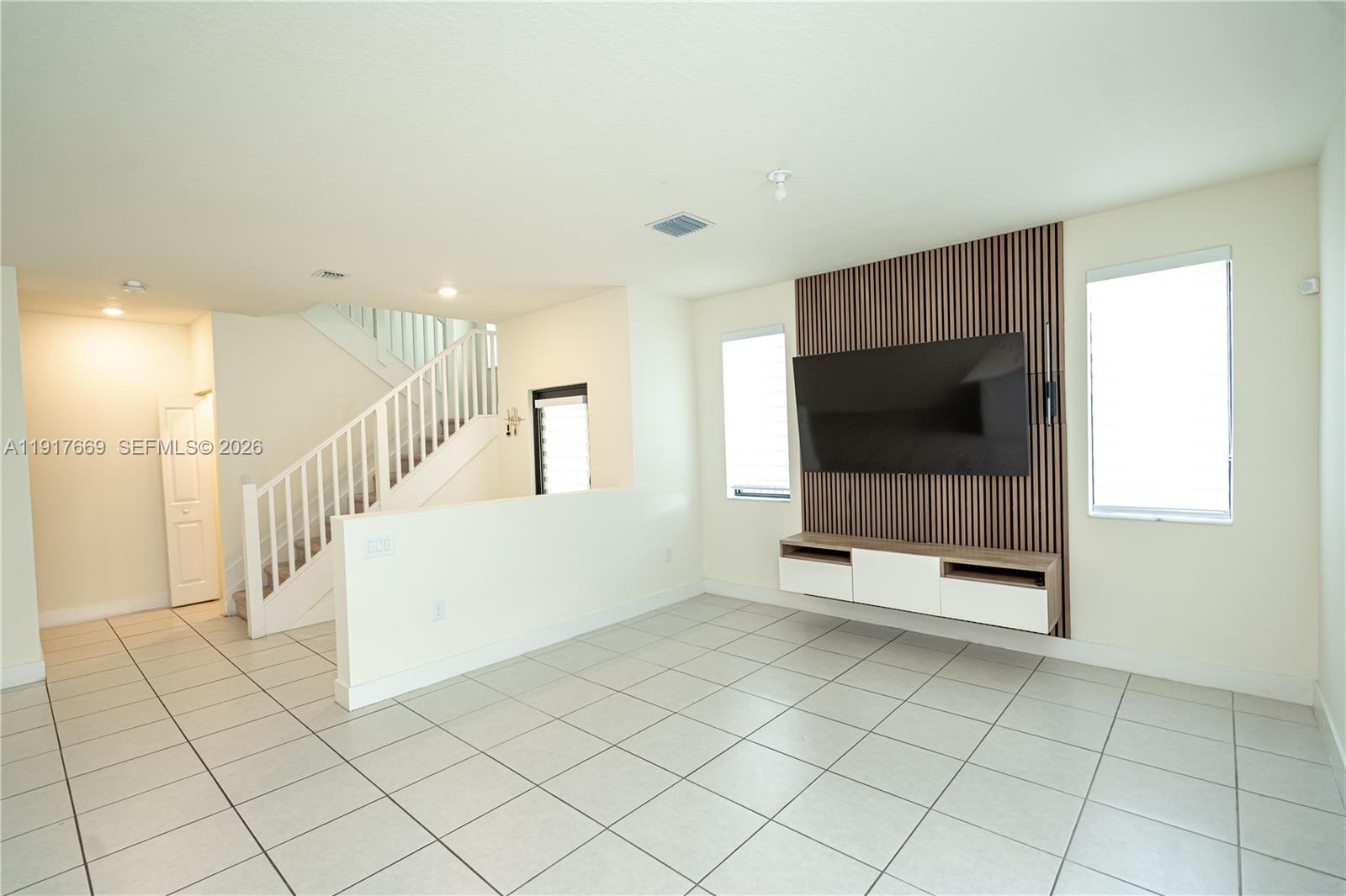 DOWNTOWN DORAL SOUTH PHAS - Residential