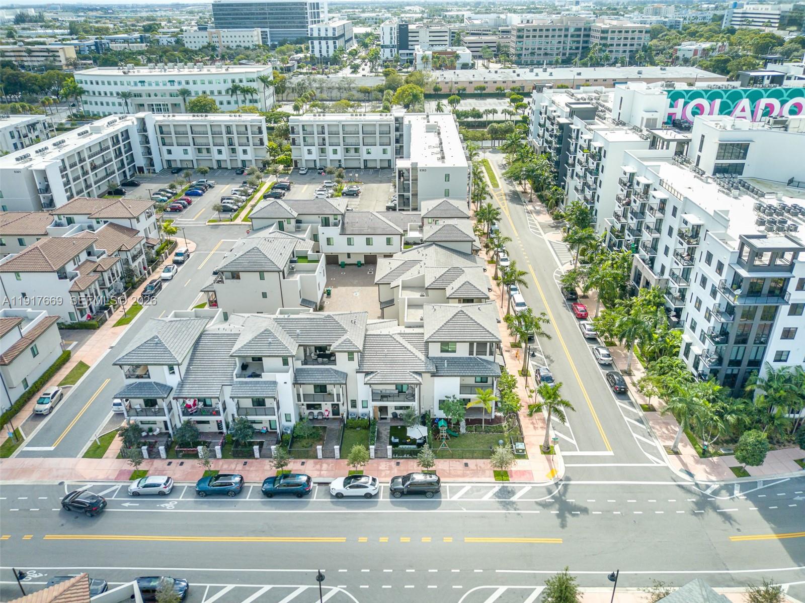 DOWNTOWN DORAL SOUTH PHAS - Residential