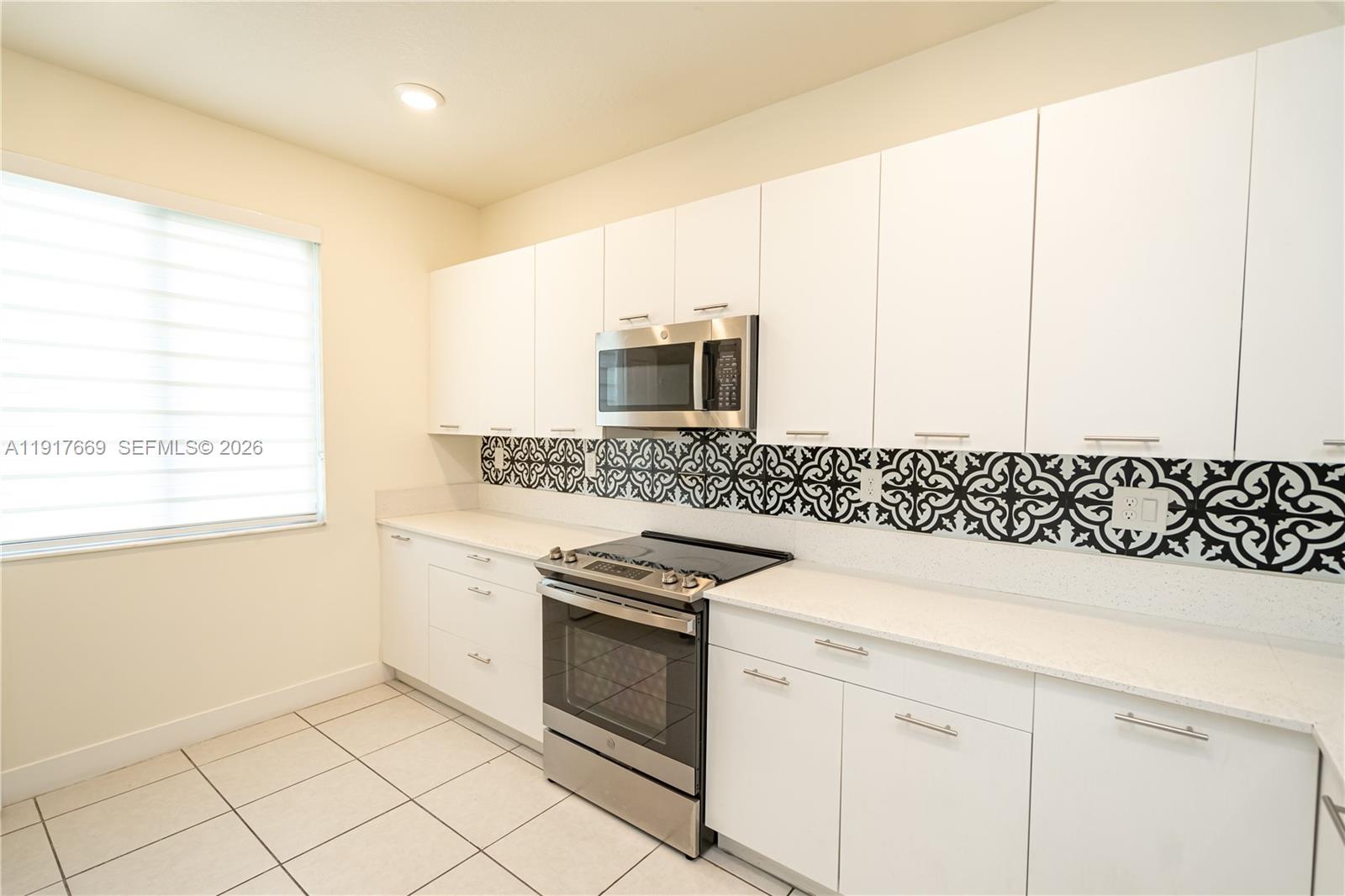 DOWNTOWN DORAL SOUTH PHAS - Residential