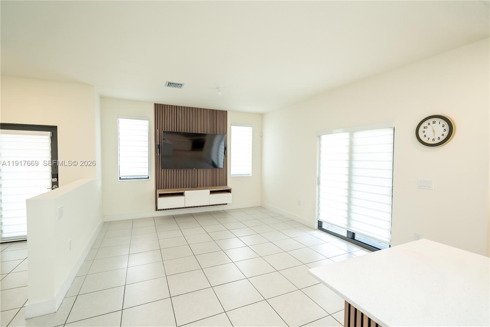 DOWNTOWN DORAL SOUTH PHAS - Residential