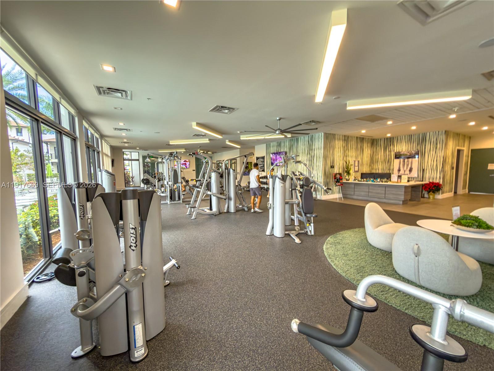 DOWNTOWN DORAL SOUTH PHAS - Residential