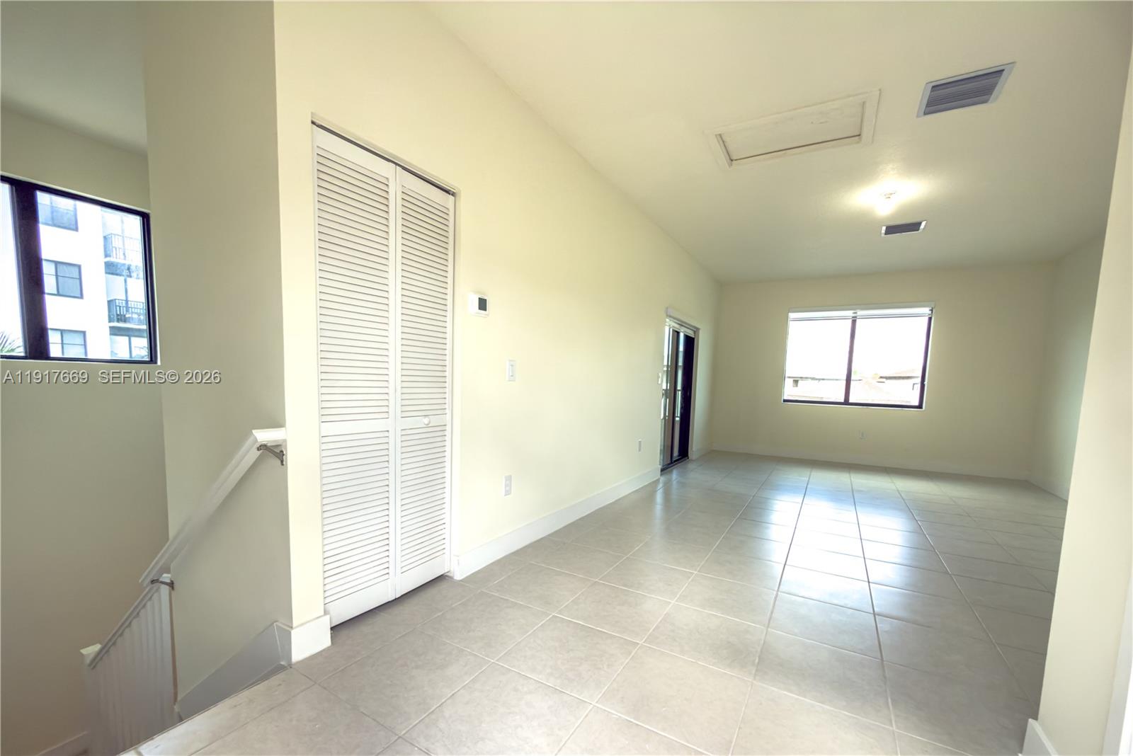 DOWNTOWN DORAL SOUTH PHAS - Residential