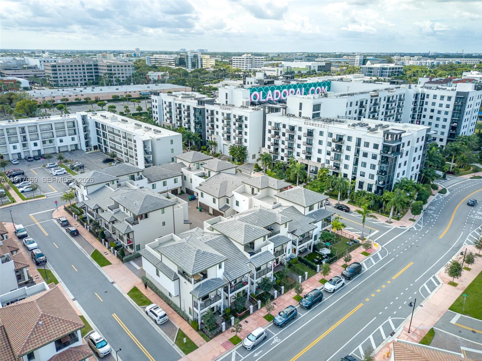 DOWNTOWN DORAL SOUTH PHAS - Residential
