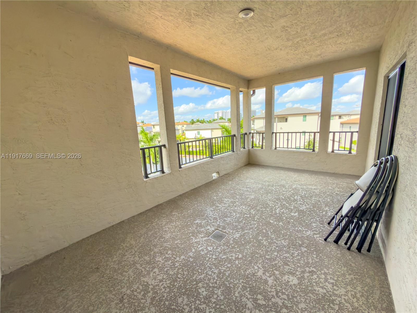 DOWNTOWN DORAL SOUTH PHAS - Residential