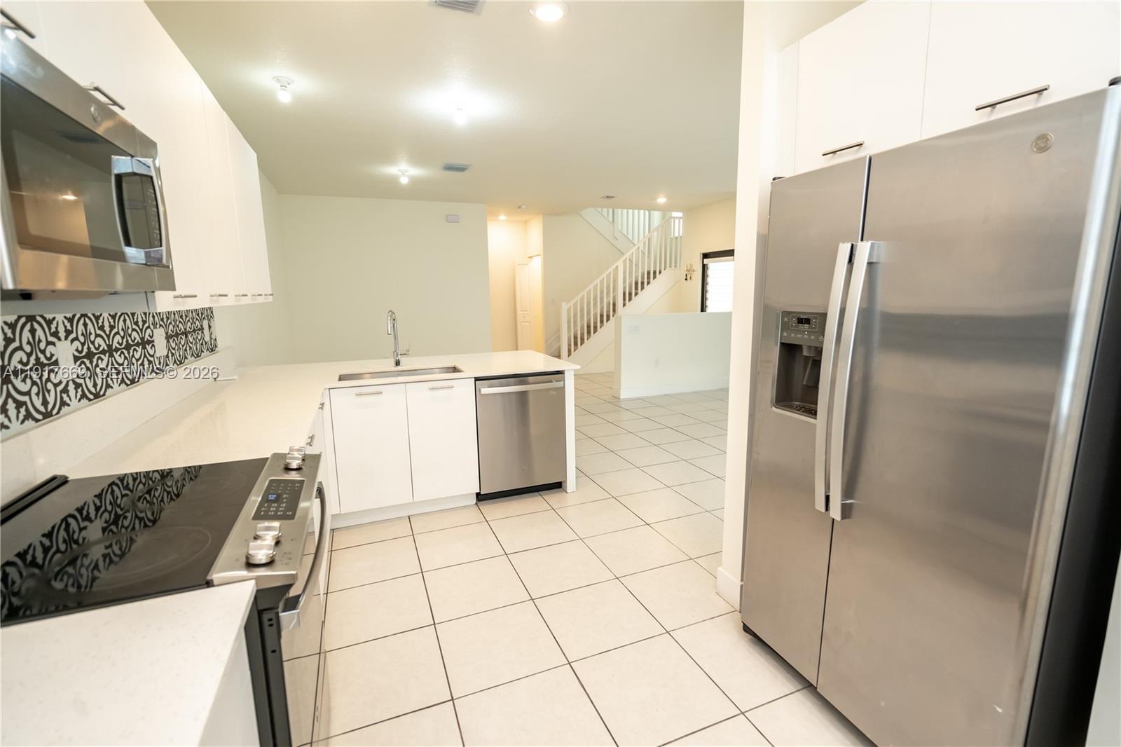 DOWNTOWN DORAL SOUTH PHAS - Residential