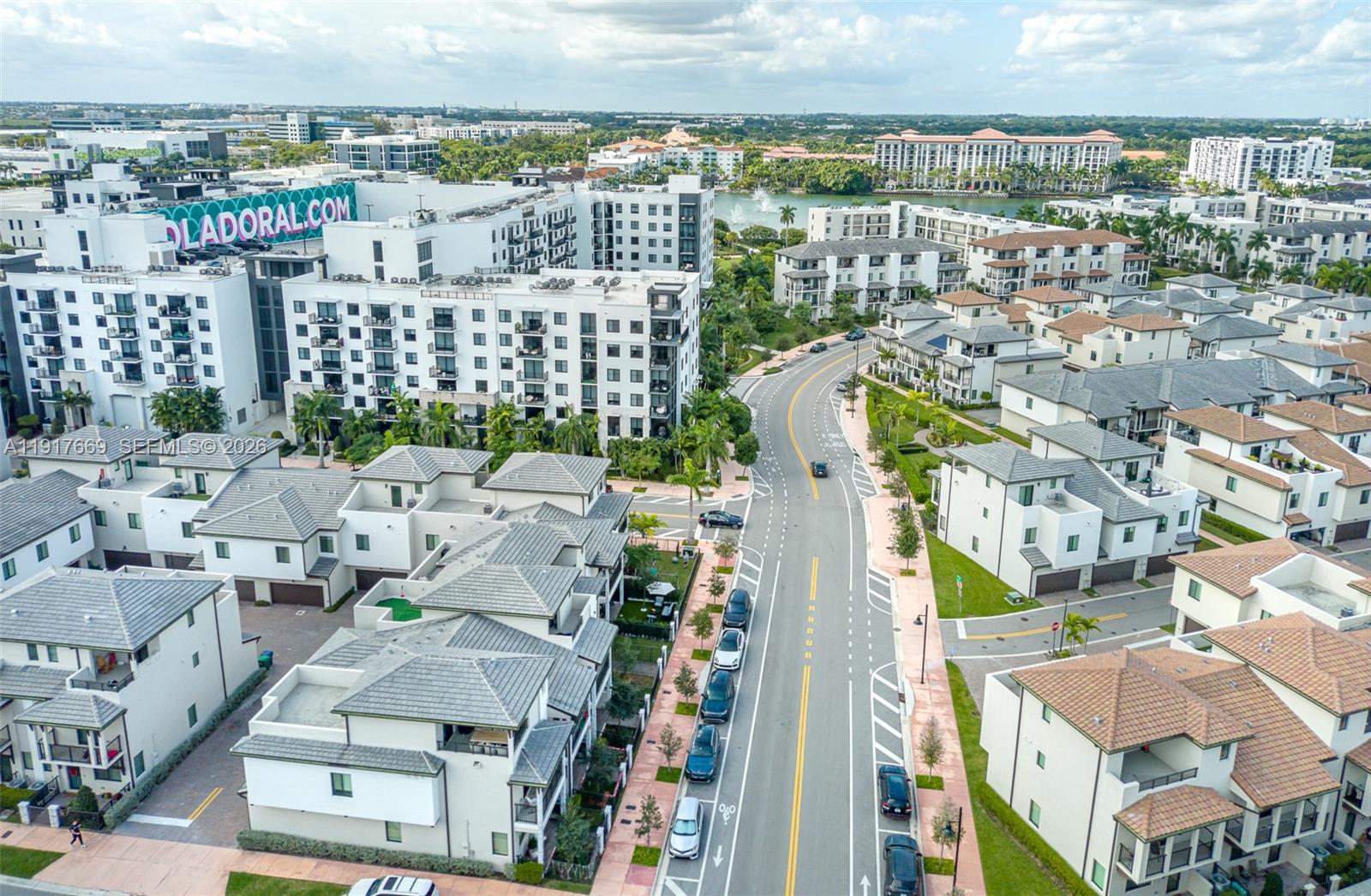 DOWNTOWN DORAL SOUTH PHAS - Residential