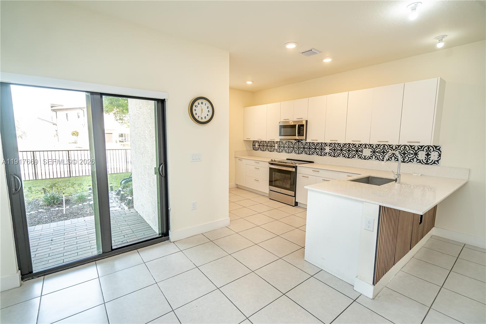 DOWNTOWN DORAL SOUTH PHAS - Residential