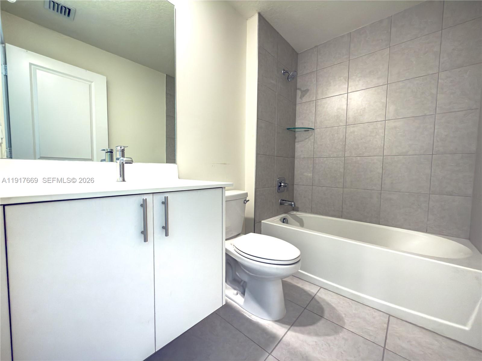 DOWNTOWN DORAL SOUTH PHAS - Residential