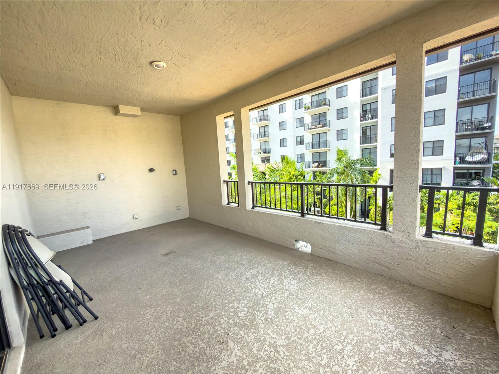 DOWNTOWN DORAL SOUTH PHAS - Residential