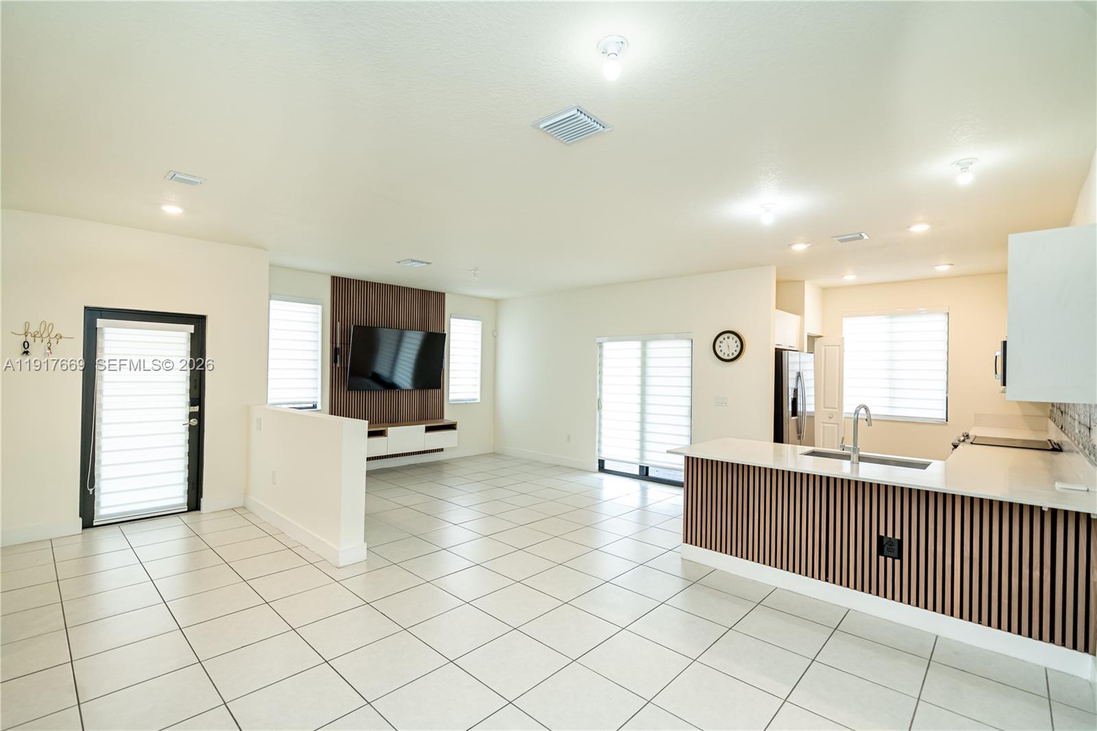 DOWNTOWN DORAL SOUTH PHAS - Residential