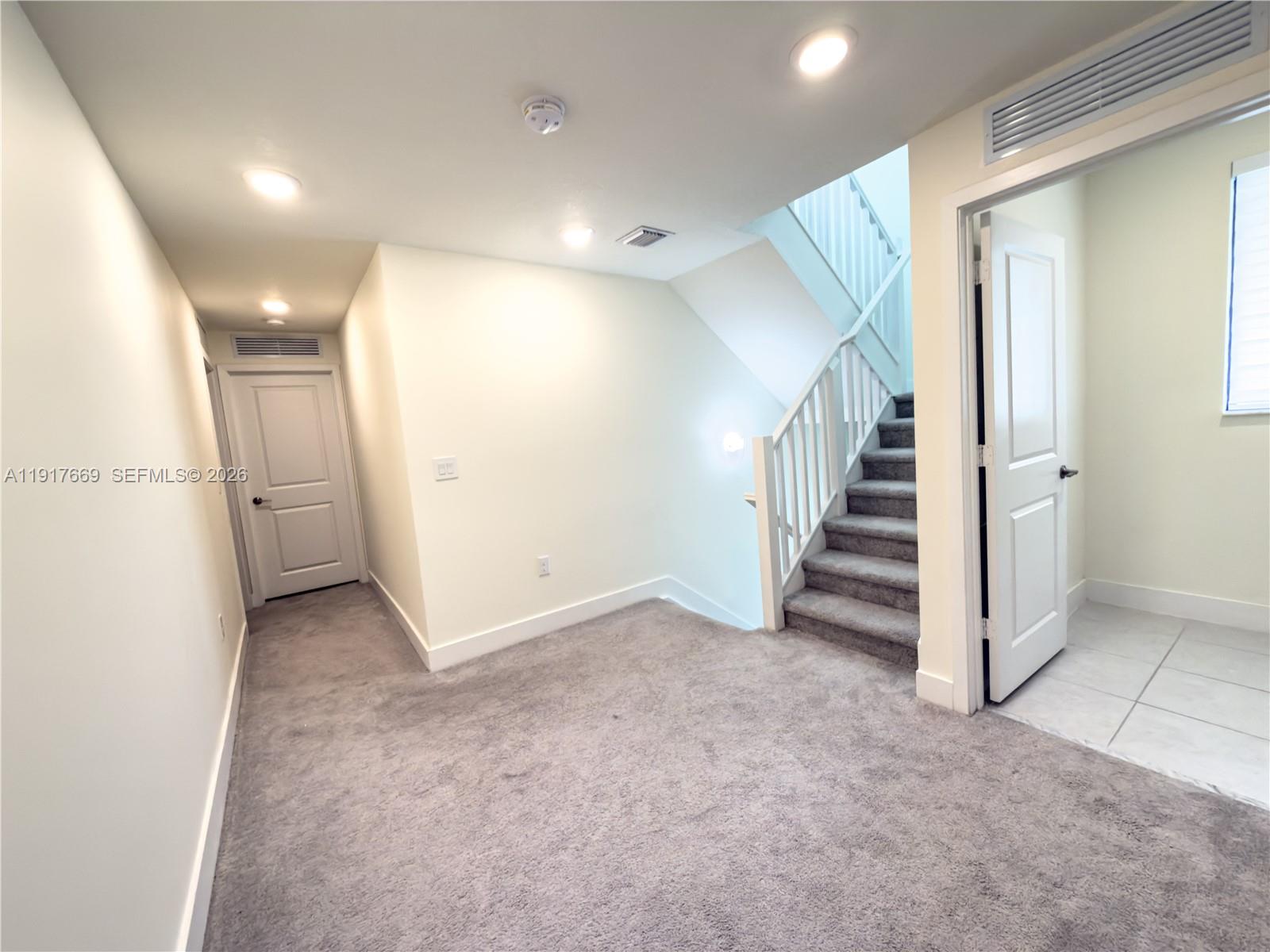 DOWNTOWN DORAL SOUTH PHAS - Residential