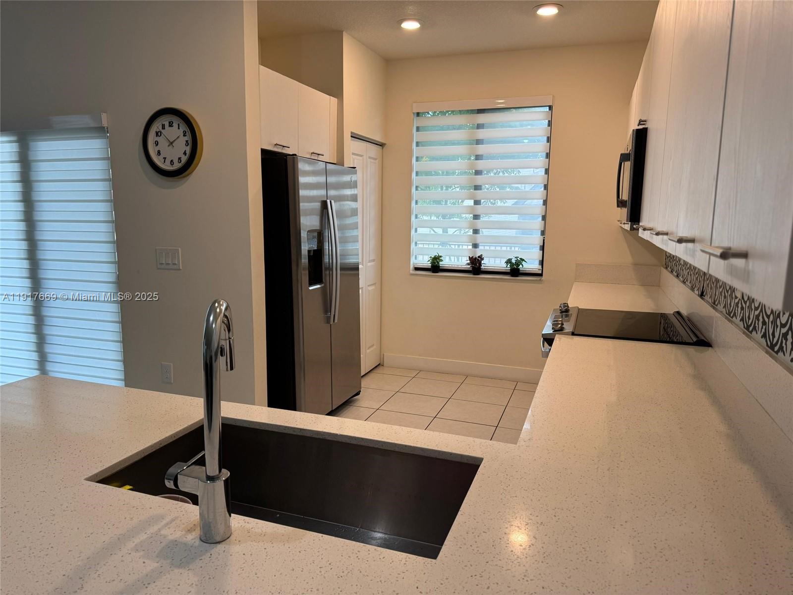 DOWNTOWN DORAL SOUTH PHAS - Residential