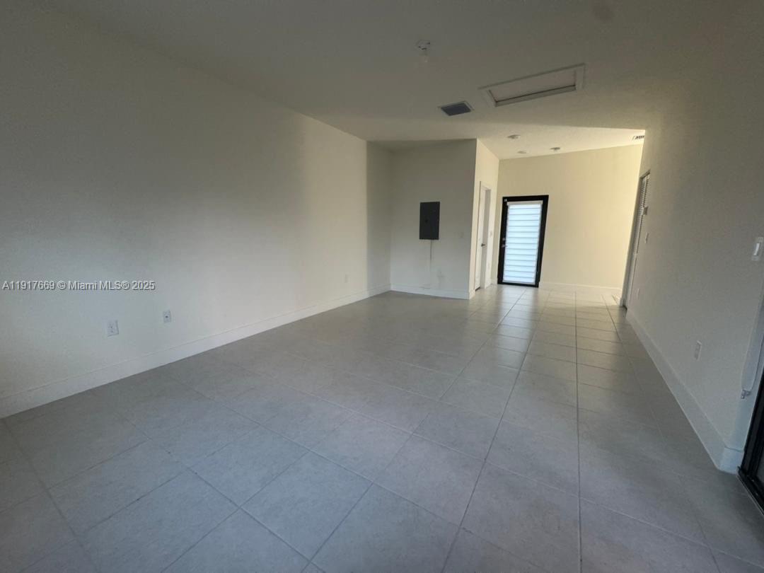 DOWNTOWN DORAL SOUTH PHAS - Residential