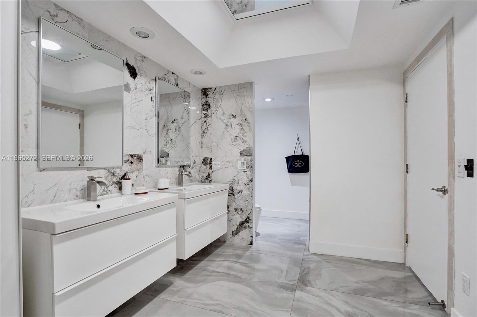 3000 ISL BLVD WILLIAMS IS - Residential