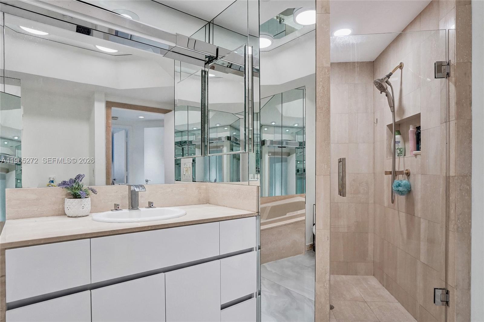 3000 ISL BLVD WILLIAMS IS - Residential