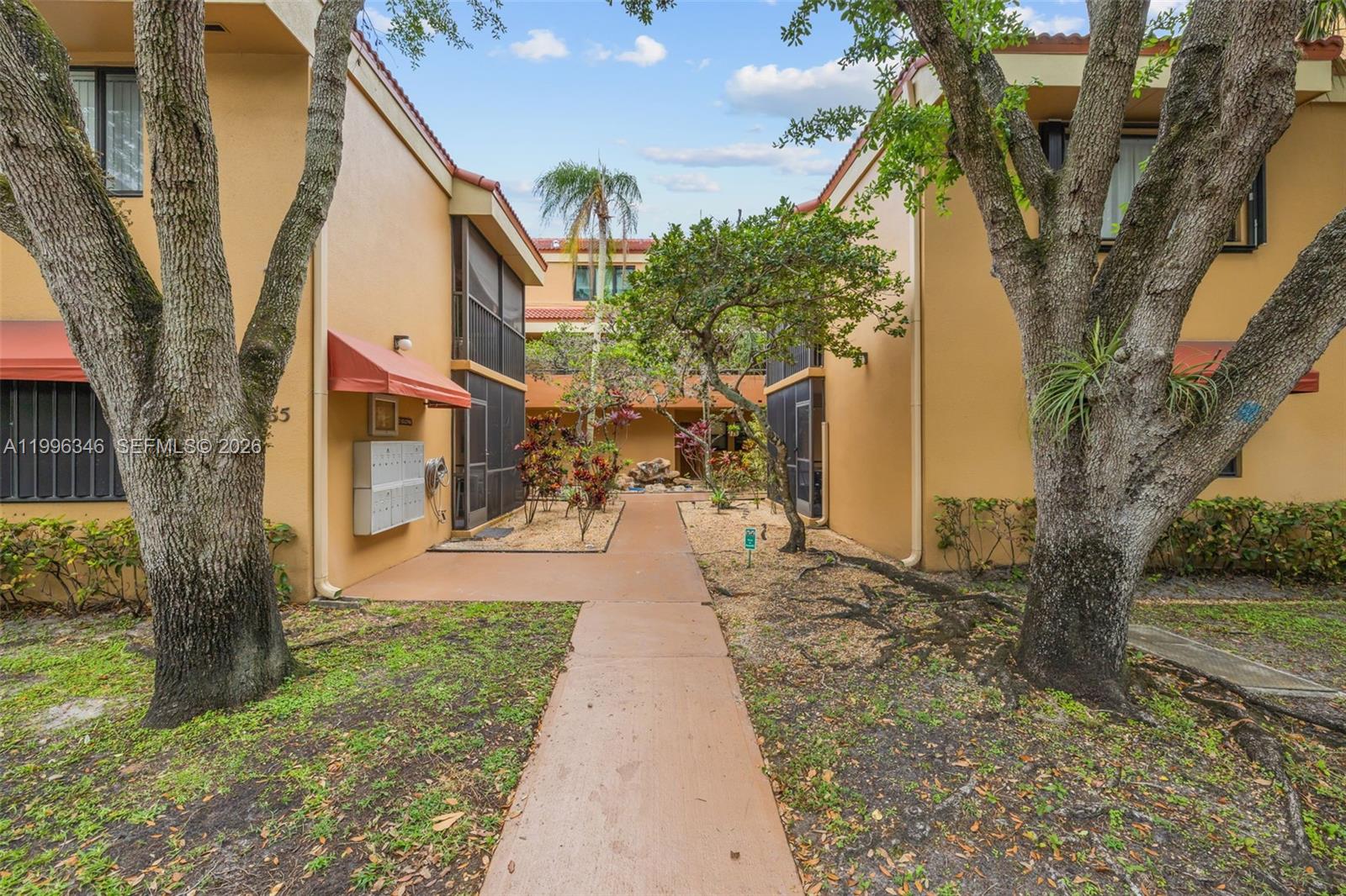 15485 N Miami Lakeway N 208-2