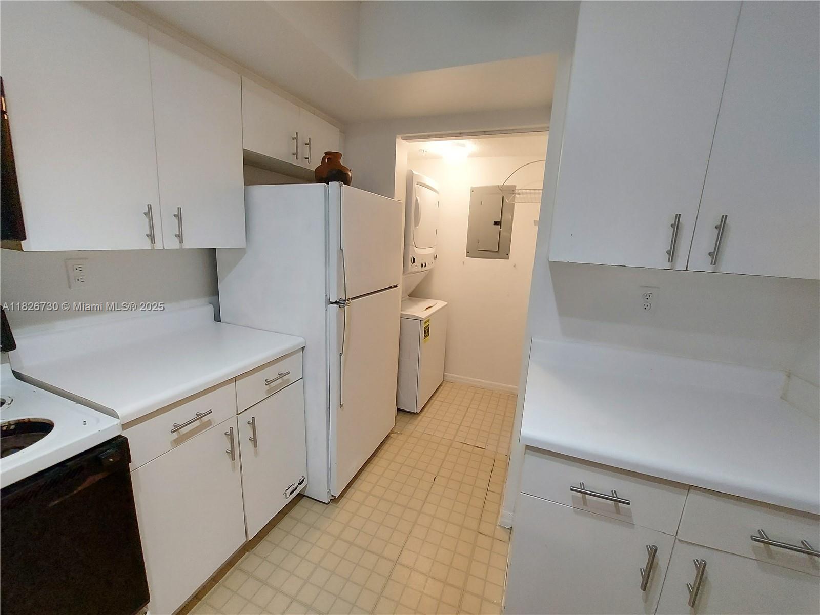 ROYAL GRAND CONDO - Residential