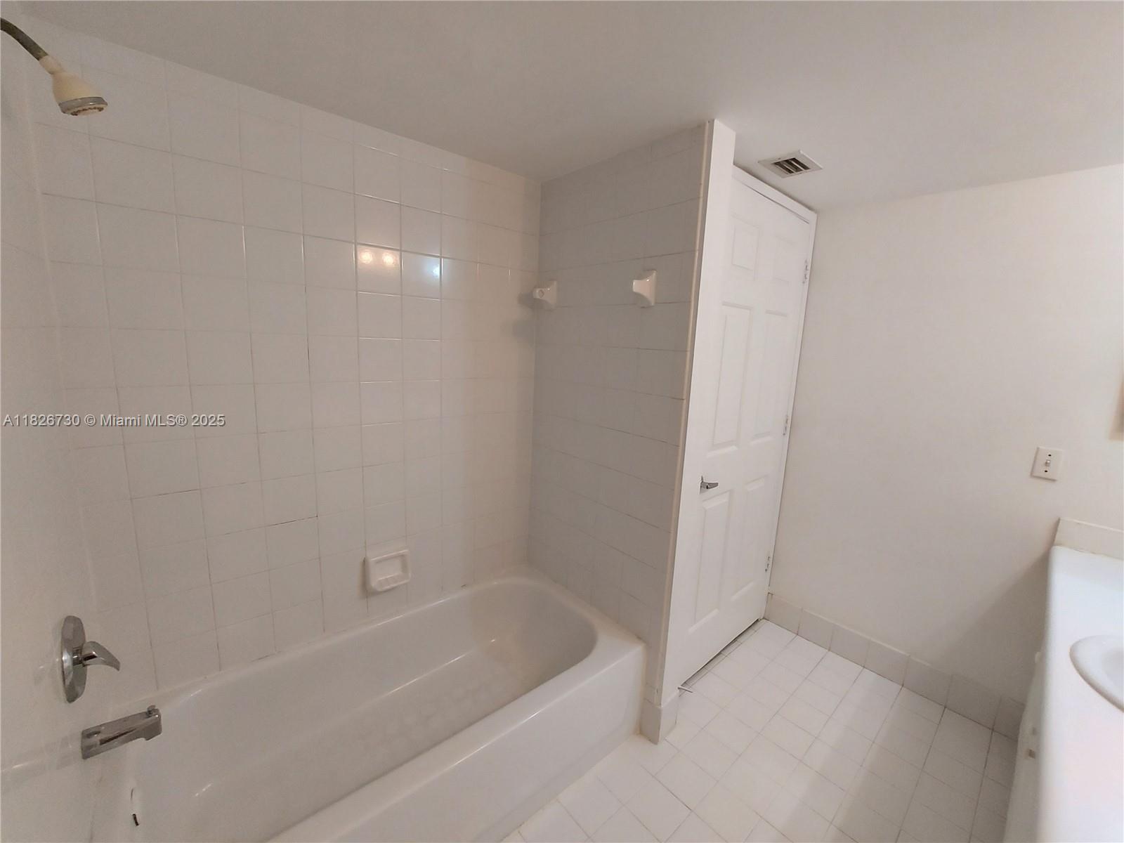 ROYAL GRAND CONDO - Residential