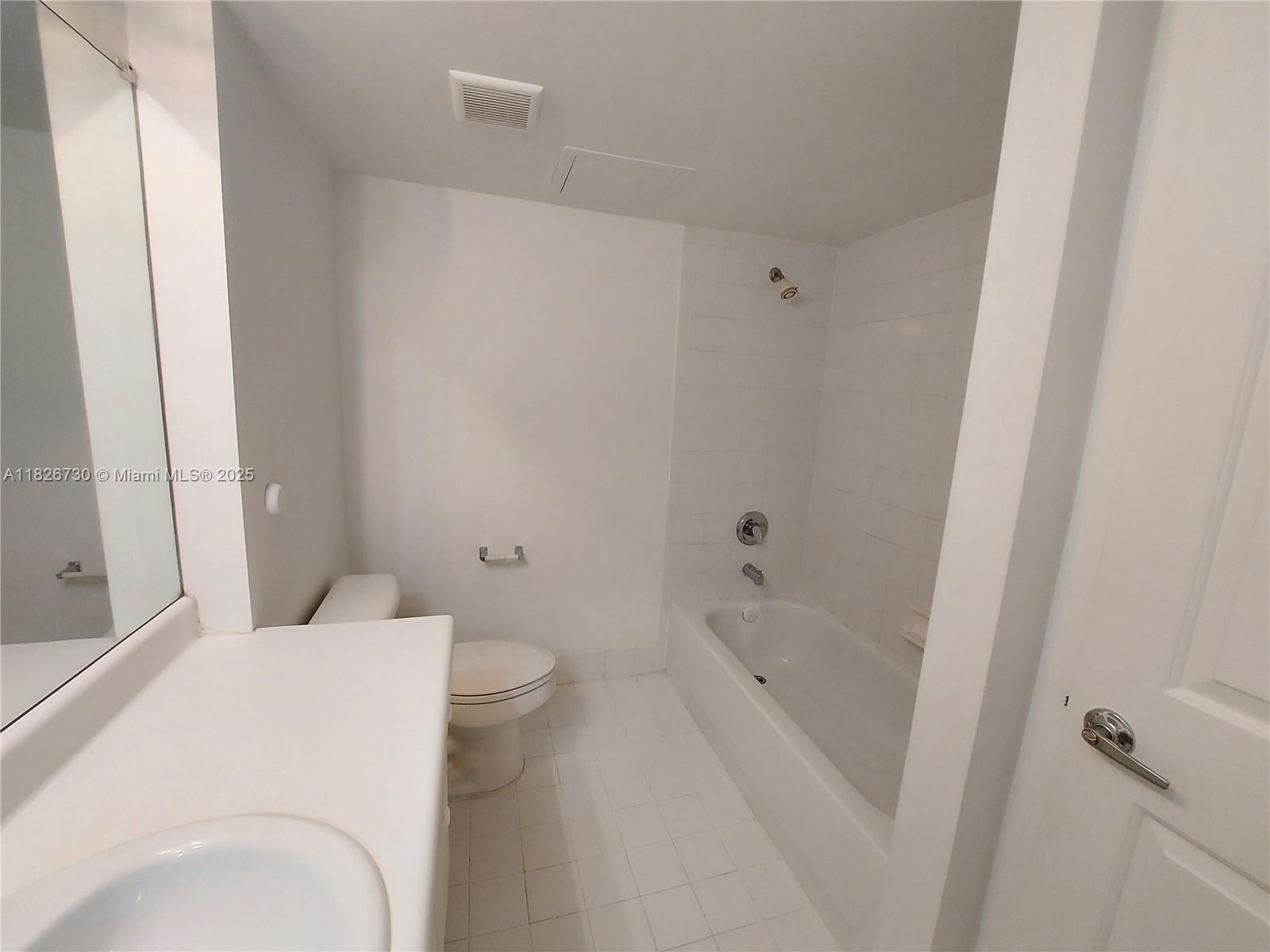 ROYAL GRAND CONDO - Residential