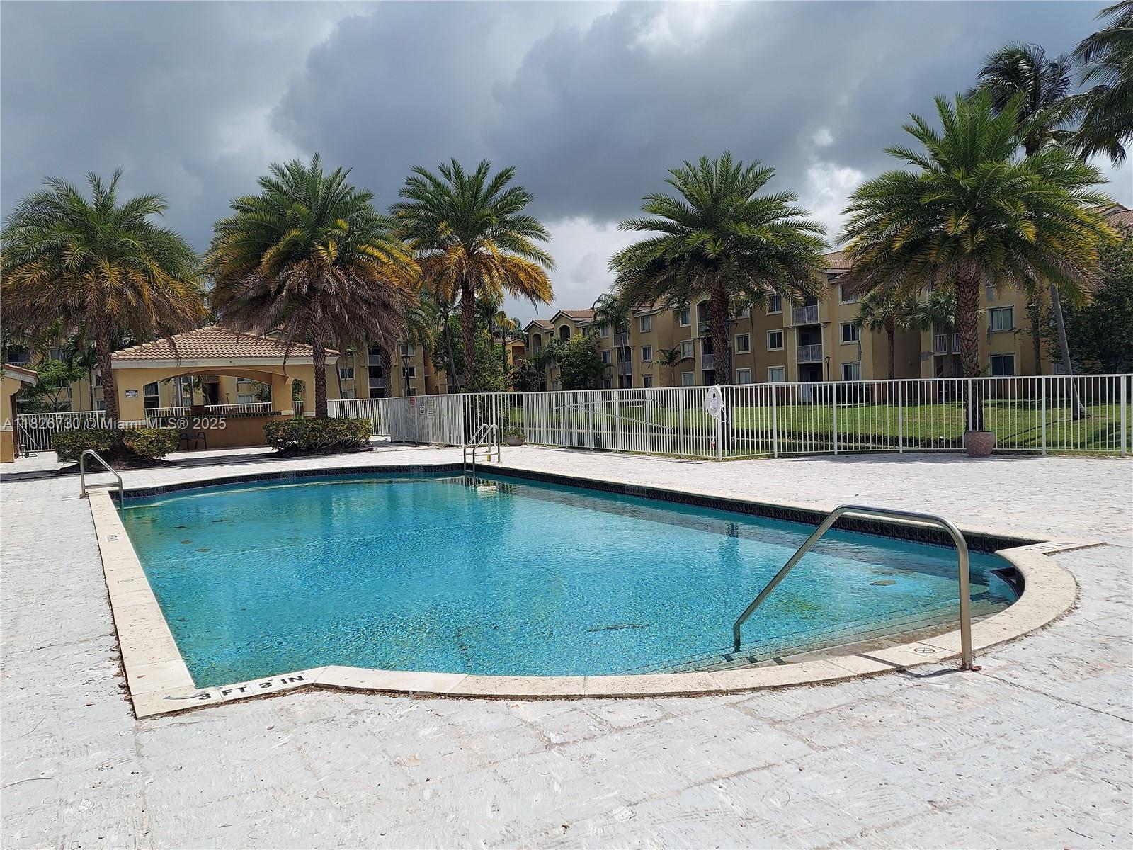 ROYAL GRAND CONDO - Residential