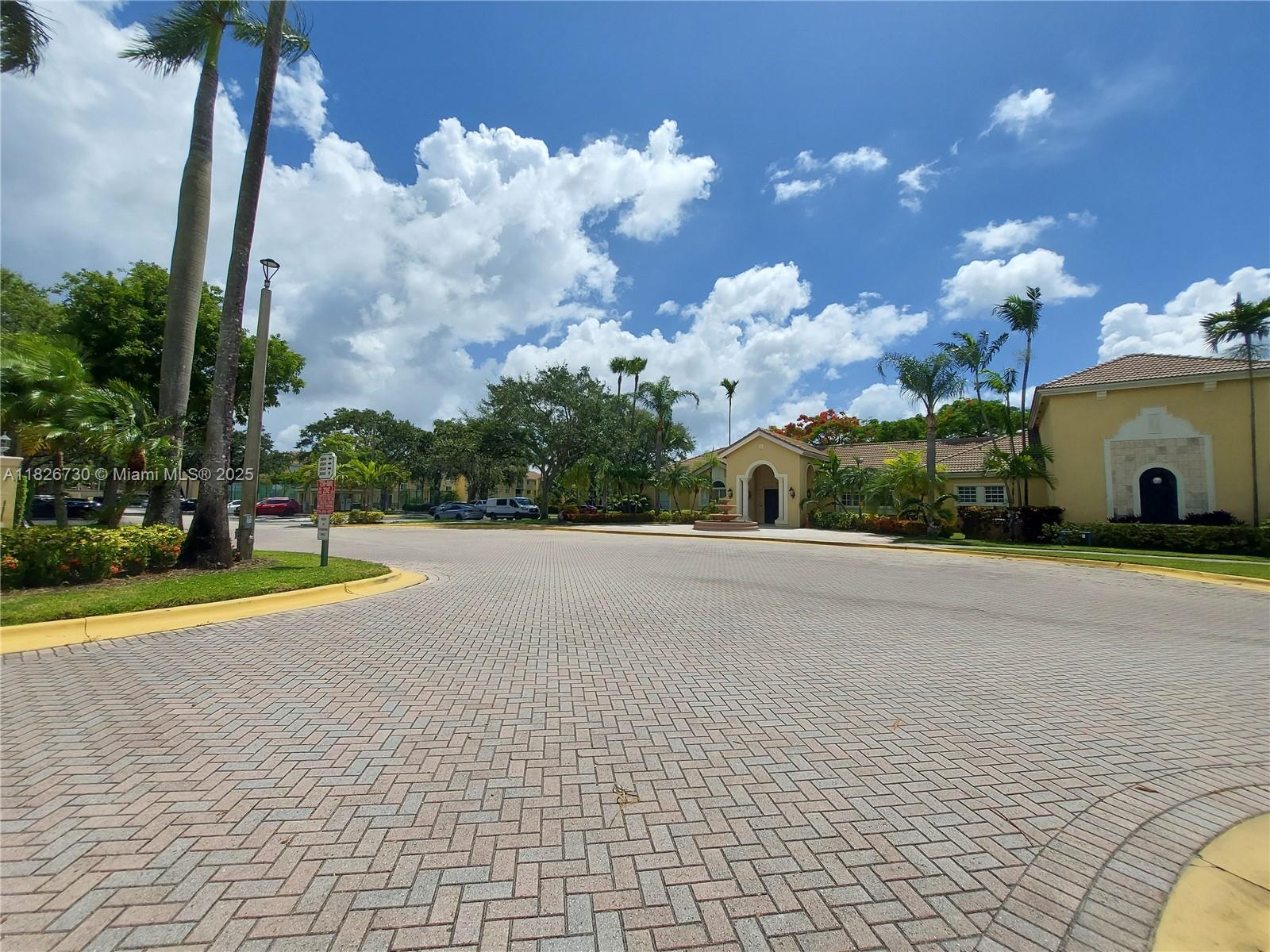 ROYAL GRAND CONDO - Residential