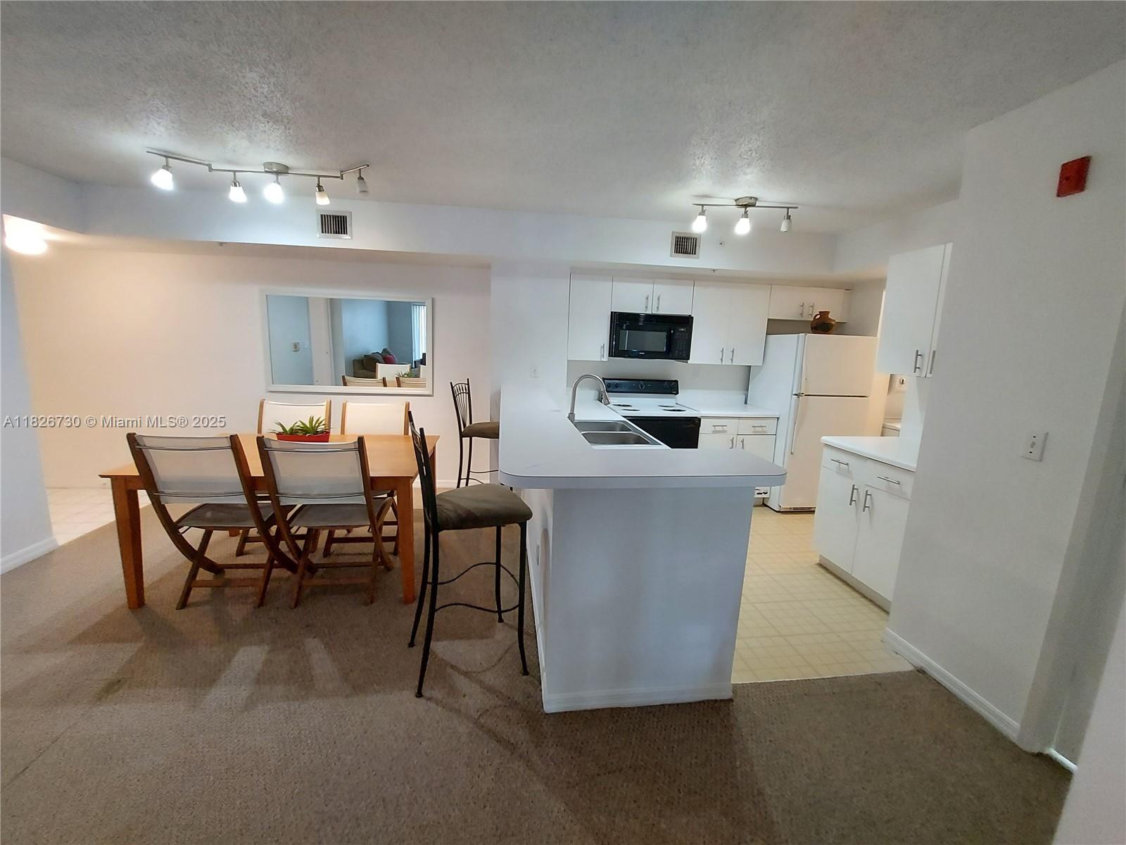 ROYAL GRAND CONDO - Residential