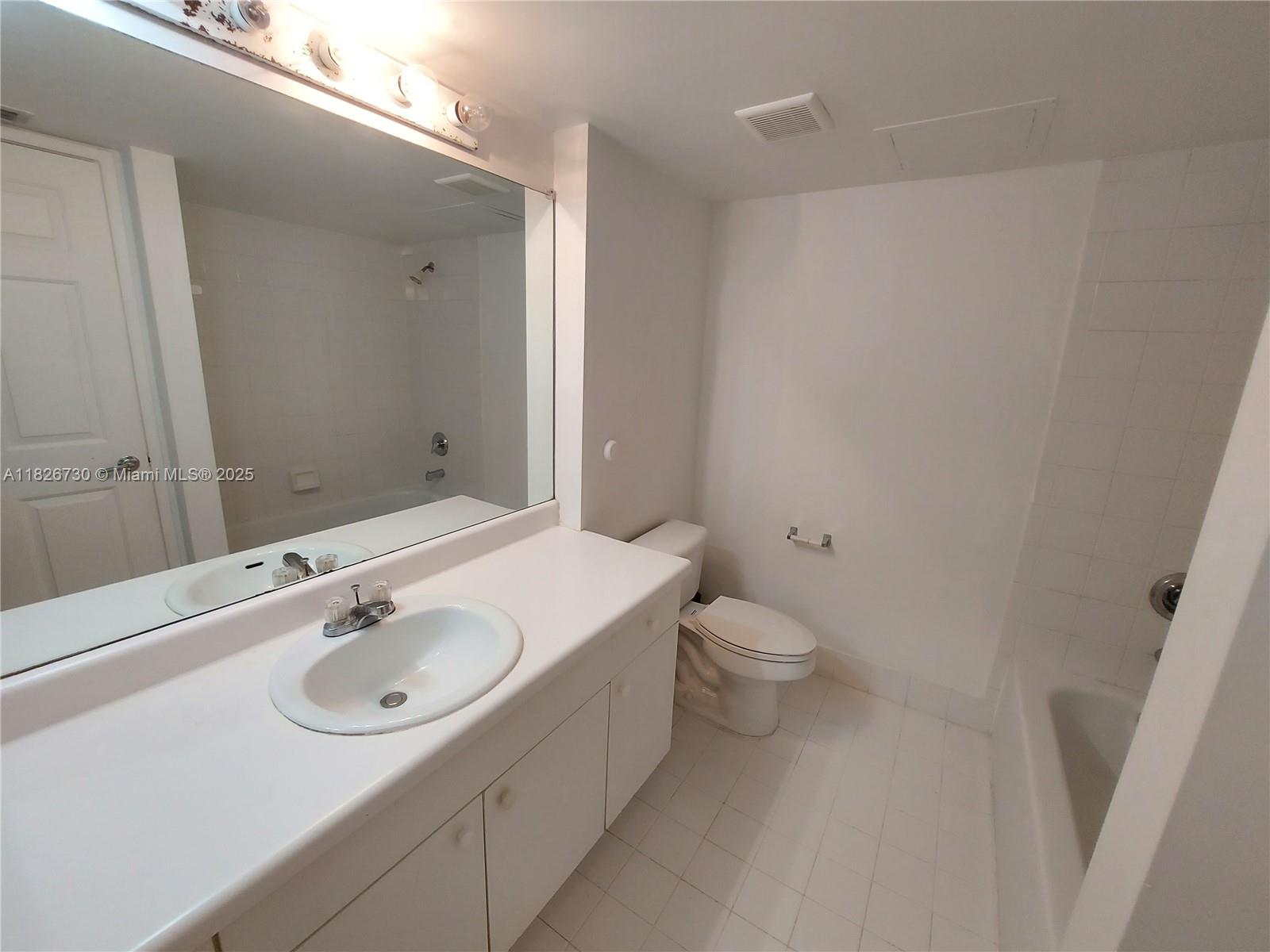 ROYAL GRAND CONDO - Residential