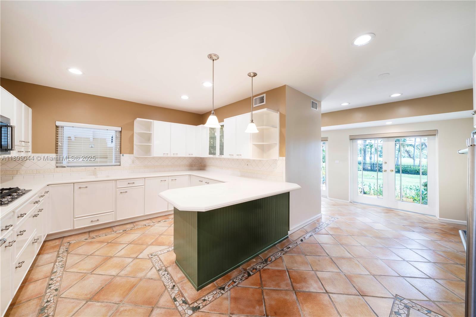 LA GORCE GOLF SUB - Residential Lease