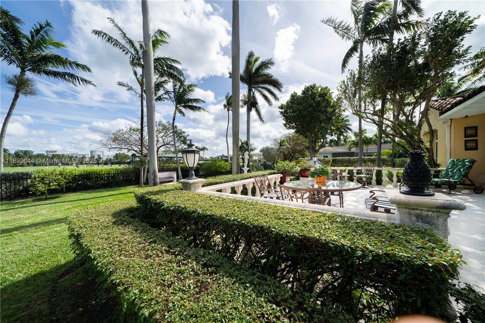 LA GORCE GOLF SUB - Residential Lease