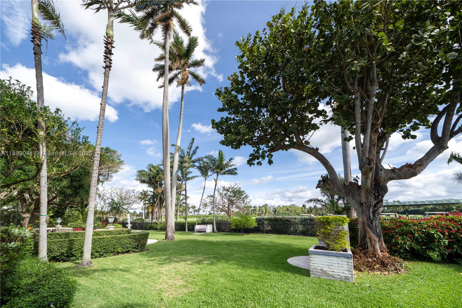 LA GORCE GOLF SUB - Residential Lease