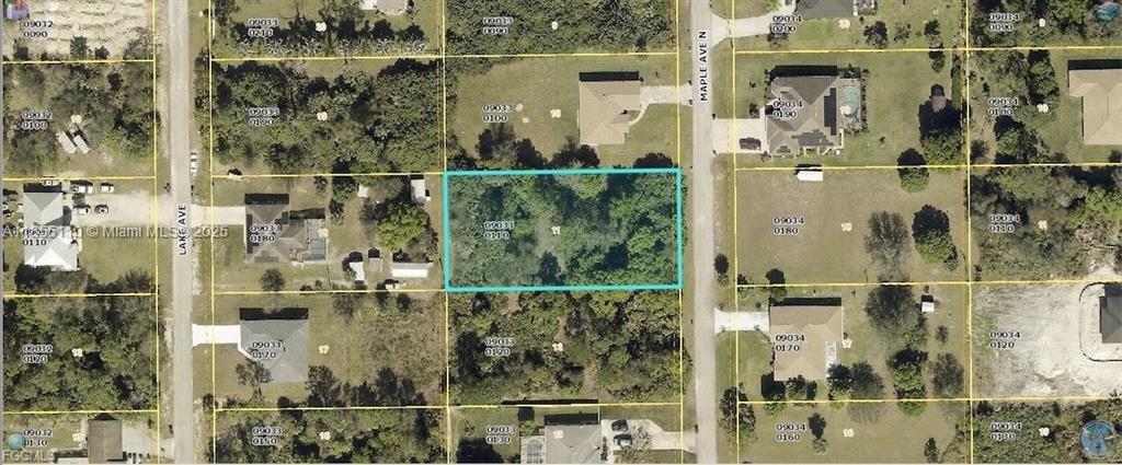 Excellent 1/2 Acre Lot in Lehigh Acres
Residential lot of 1/2 acre located on a well-established, central street surrounded by homes. Ideal location to build your dream home or as an investment opportunity.
Convenient access to schools, shopping, and main roads. Don’t miss the chance to acquire a lot with great potential in a growing area.
Contact us for more details!