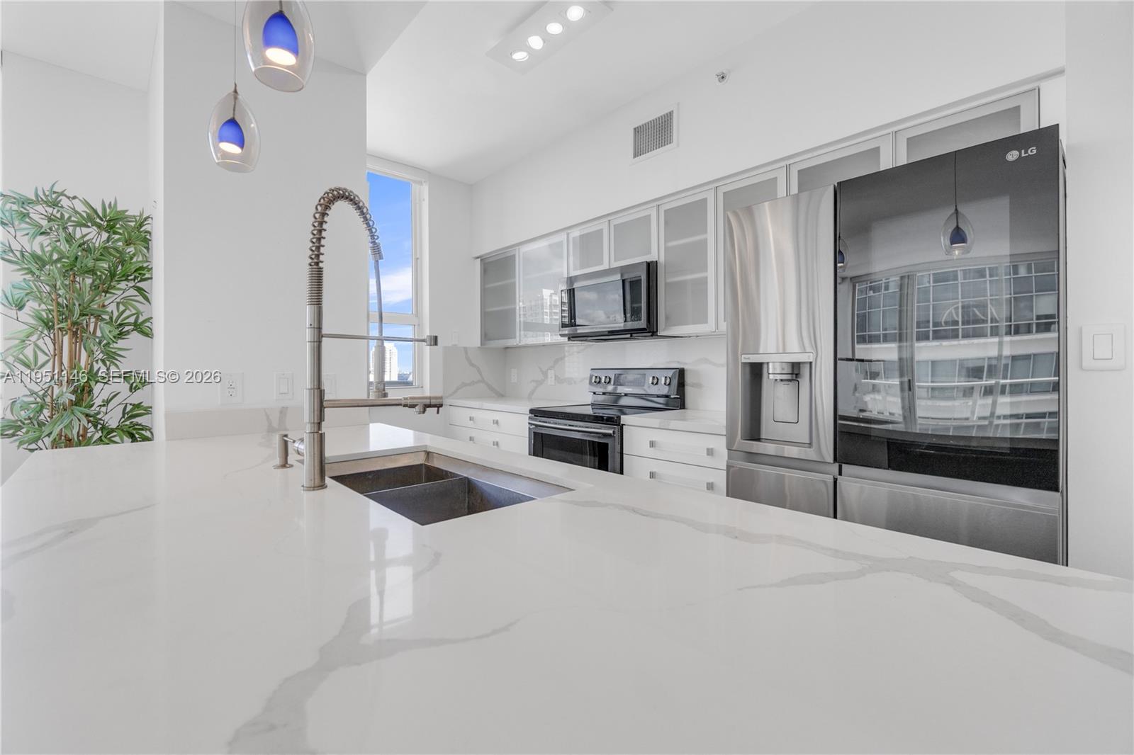 THE MARK ON BRICKELL COND - Residential