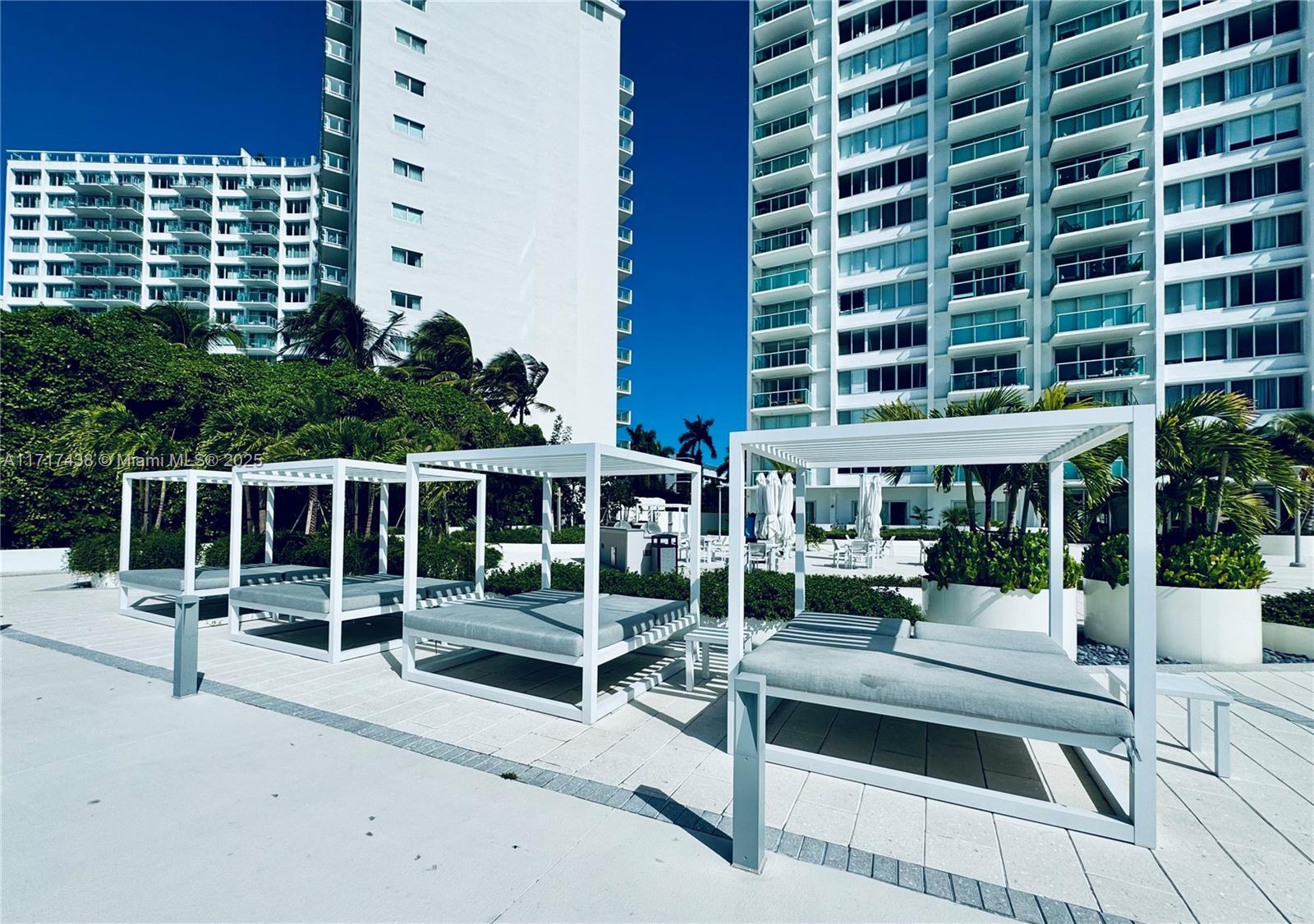 MIRADOR 1000 CONDO - Residential