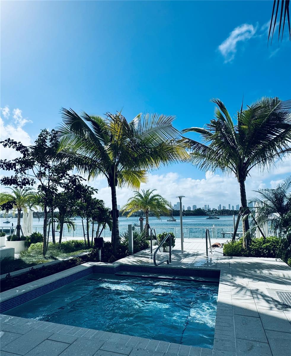 MIRADOR 1000 CONDO - Residential