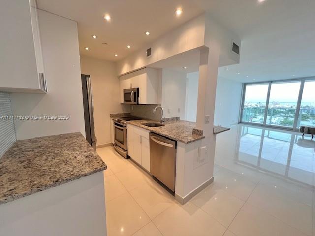 1000 West Ave PH-07